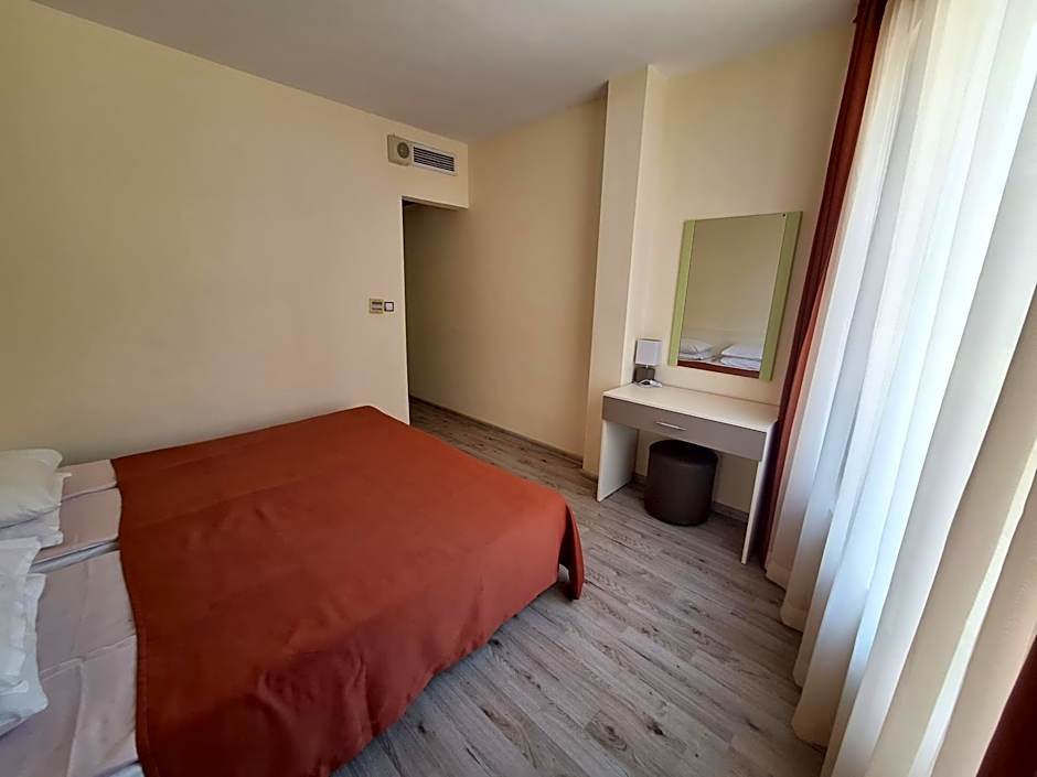 Mariner's Hotel - Self Catering - Adults Only