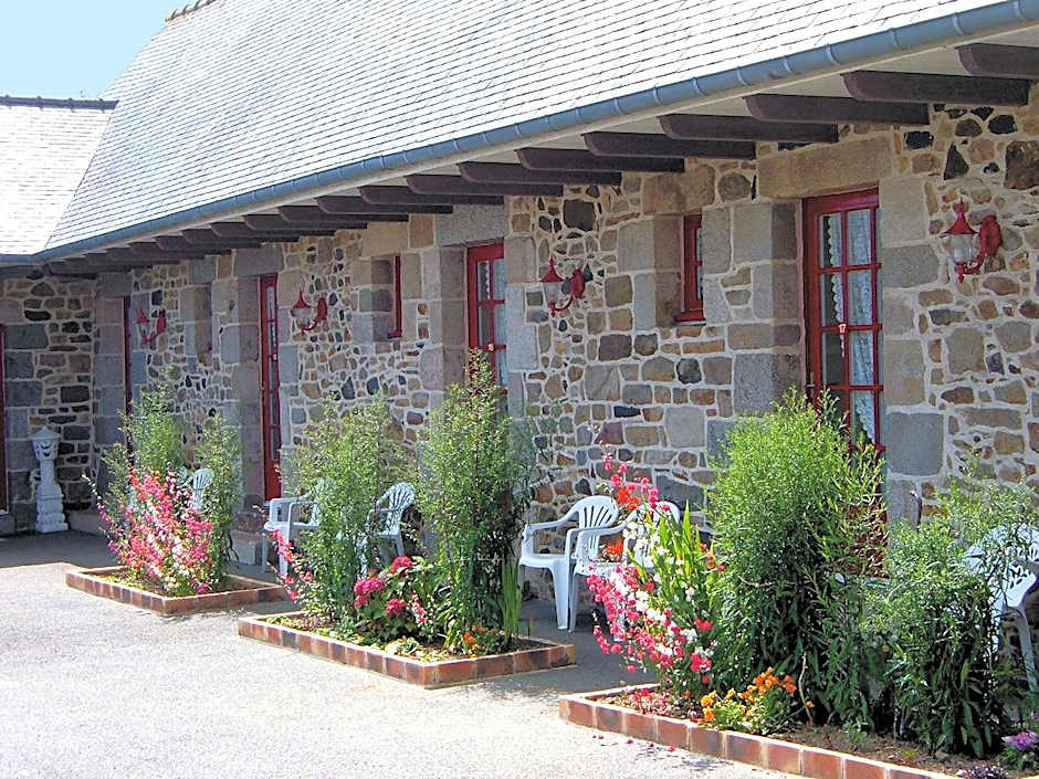 Logis Hôtel Le Relais De Beaucemaine