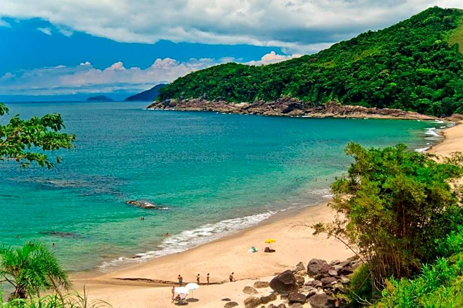 Flor Casa 2 dorms com ar, churrasqueira, cond fech, piscina