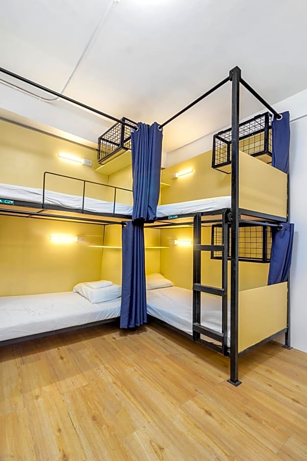 Nomad's Hub - Best Value Co-living Hostel
