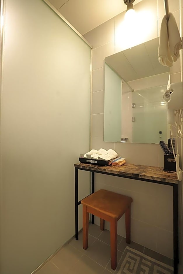 Stay RomanticTrip_Hostel