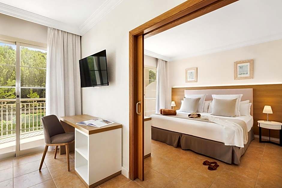 VIVA Suites & Spa Adults Only 16+