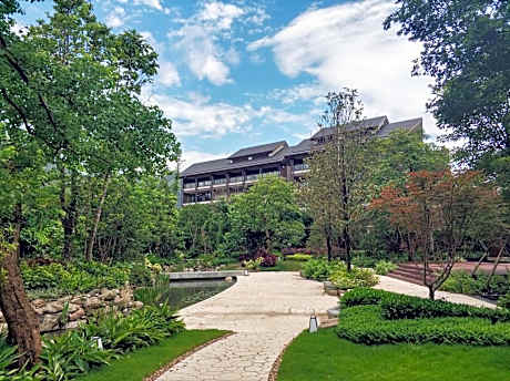 New World Qingyuan Hotel -formerly KHOS QINGYUAN