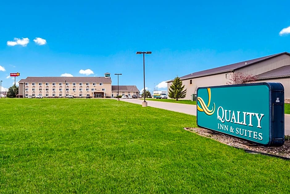 Quality Inn & Suites Eldridge Davenport North