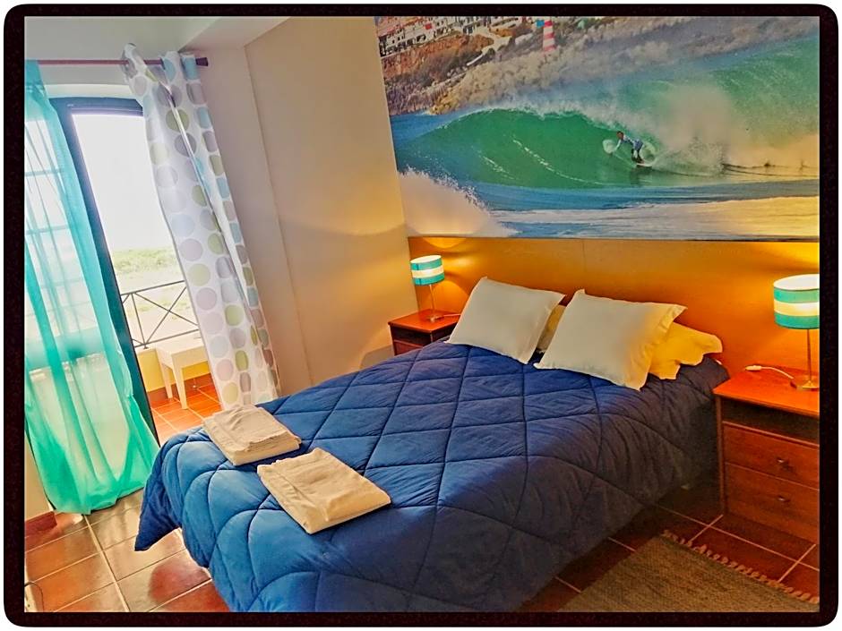 Supertubos Beach Hostel