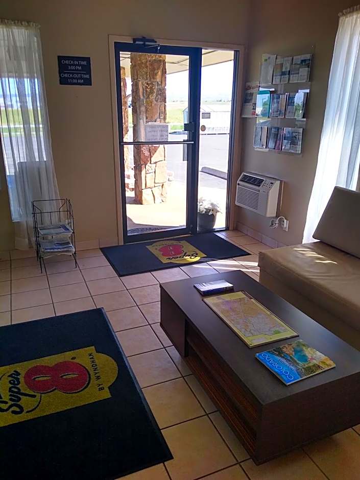 Super 8 by Wyndham Craig