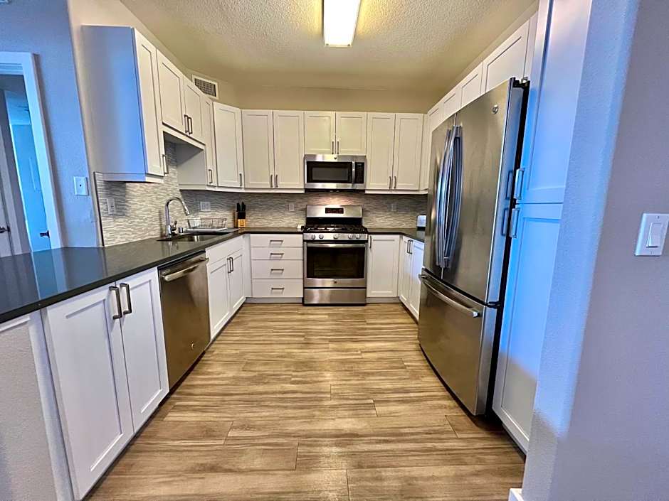 Spacious 2 Bedroom 2 Bathroom In Gated Community