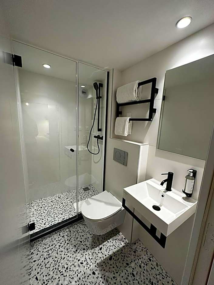 Trendy Canettes Hotel