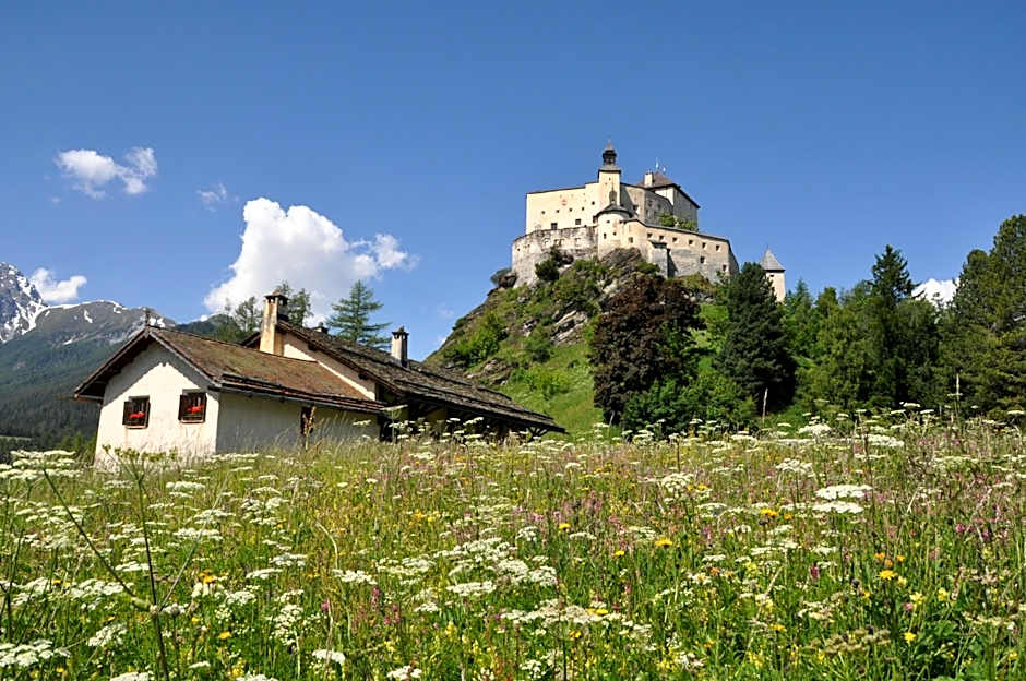 Relais & Châteaux Schlosshotel Chastè - Scuol Tarasp