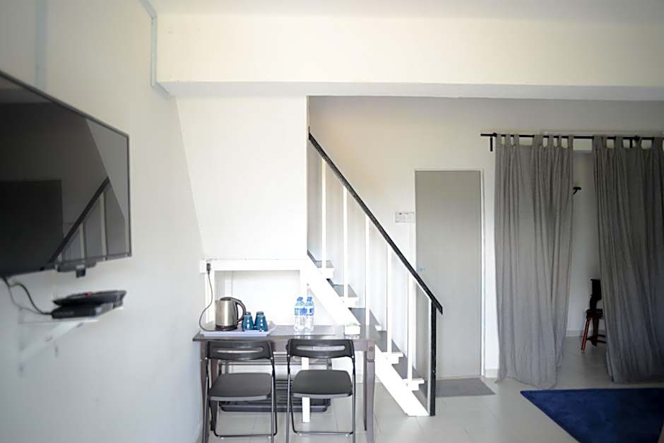 Tiny Boutique Habitat