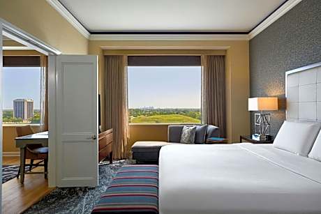 One-Bedroom King Suite