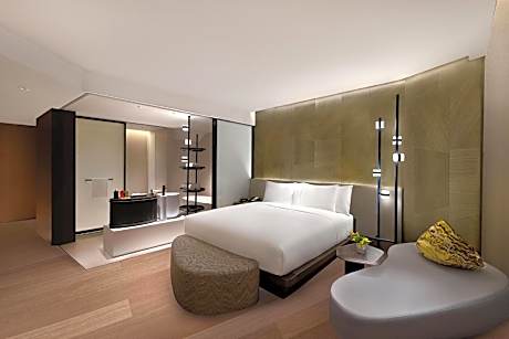 Two-Bedroom Suite with One King, Two Twin Beds and Longfeng Mountain View
