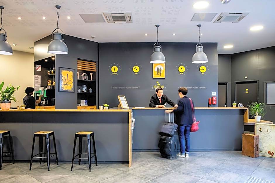 Best Western Plus Suitcase Paris La Defense