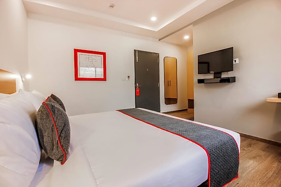 Super Townhouse 359 Begumpet Near Hyderabad Central