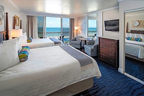 Gulf Front View with 2 Queen Beds and Balcony