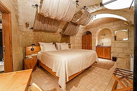 Deluxe Double Room with Bath