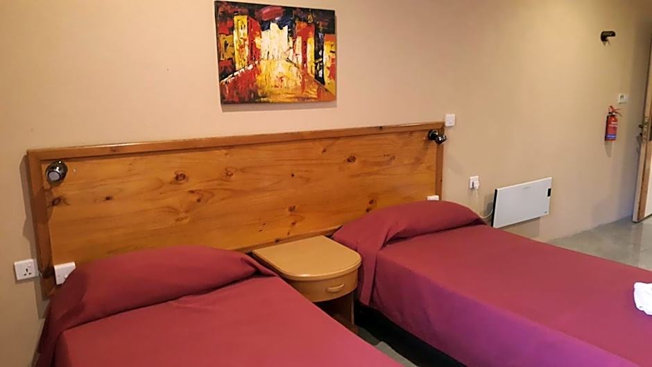 Photo 1 of 7 of 1 Double Bed or 2 Beds