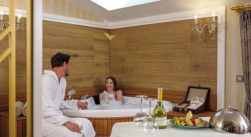 Elysium Deluxe Suites 