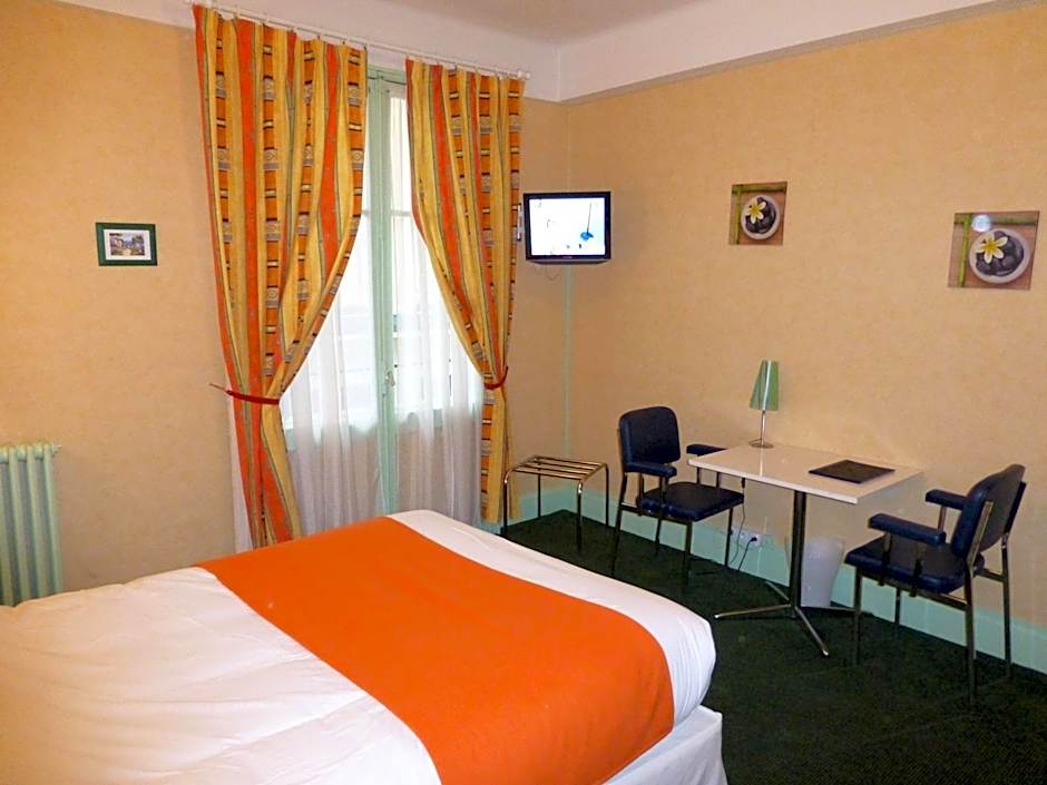 Photo 1 of 7 of Triple Room