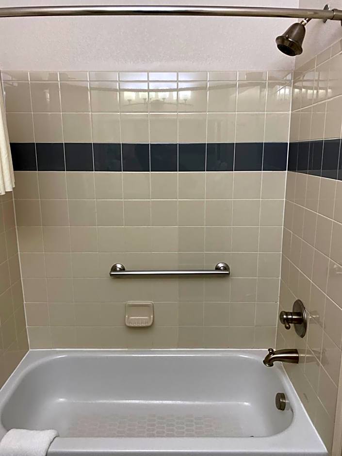 A Riverside Inn Travelodge by Wyndham