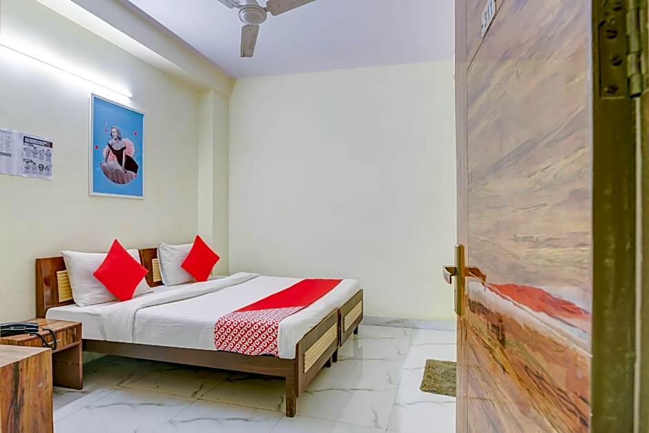 Hotel O Vishwakarma Palace