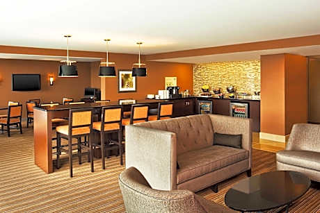 Club King Room with Lounge Access