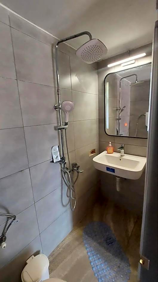 Old Town Moder Studio 6