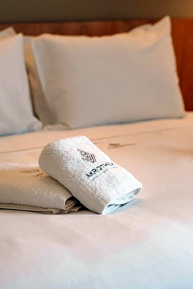 AKROTHEA suites & lounge