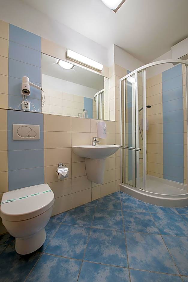 Felicity Garni Hotel