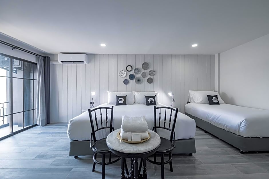 Blu Monkey Boutique Bangsaen