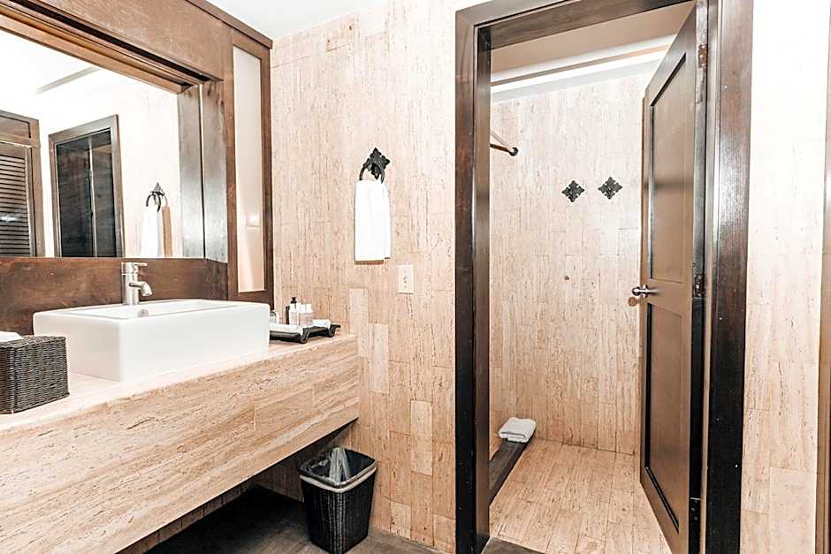 Bahia Hotel And Beach Club