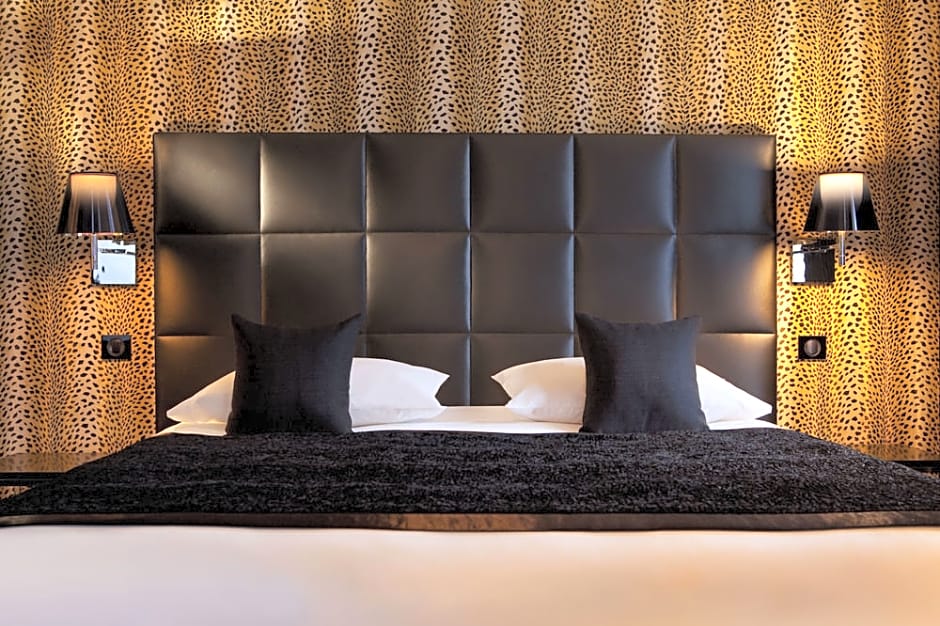 First Hotel Paris Tour Eiffel