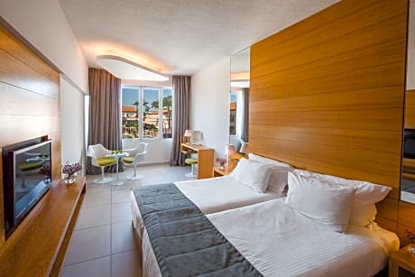 Superior Room Pool View