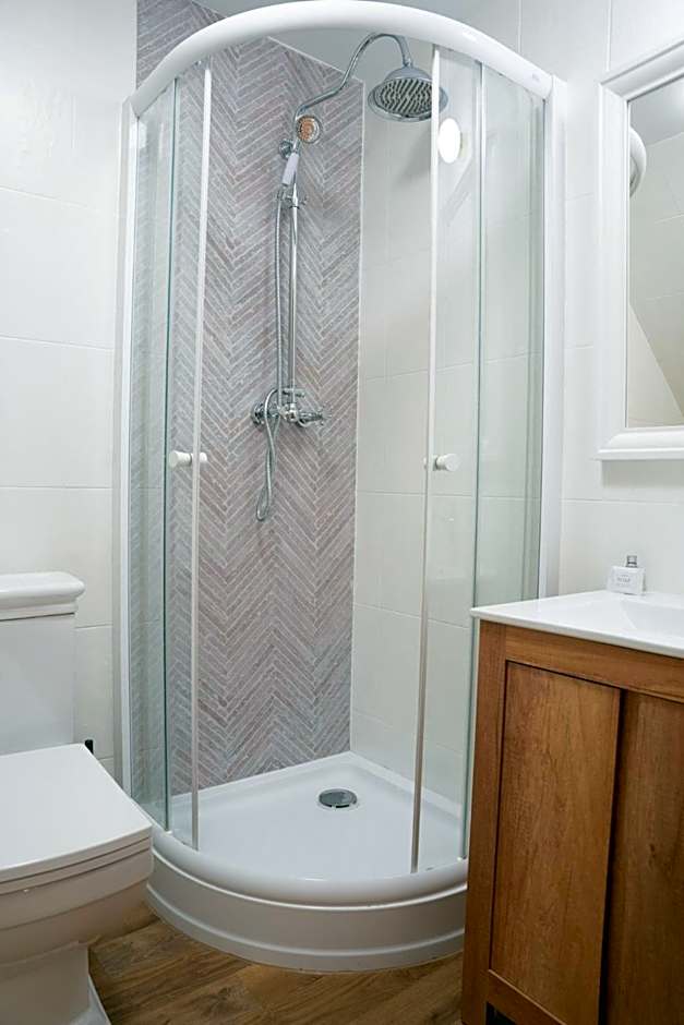 Pałac Ostoja - pokoje gościnne