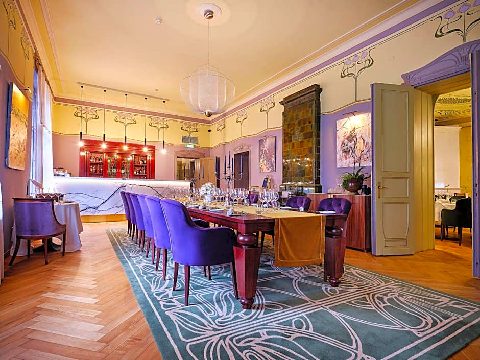 Villa Ammende Restaurant and Hotel