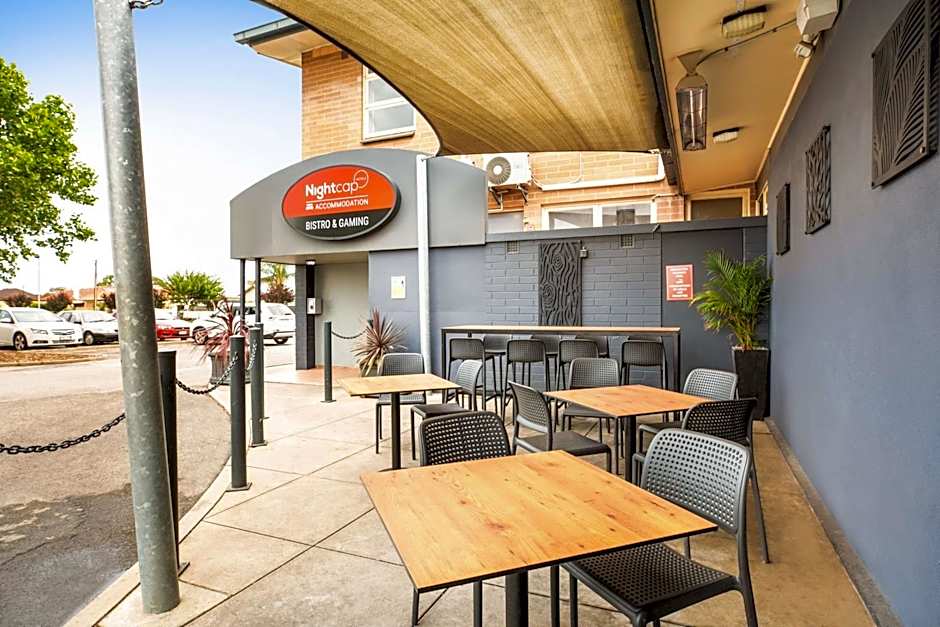 Nightcap at Hendon Hotel