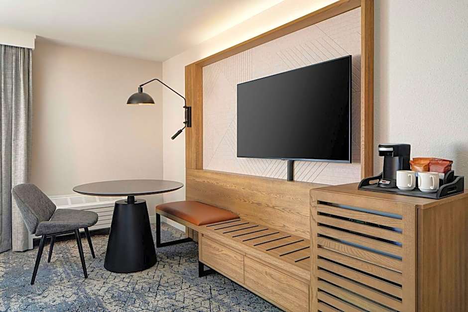 Sheraton Westport Chalet Hotel St. Louis