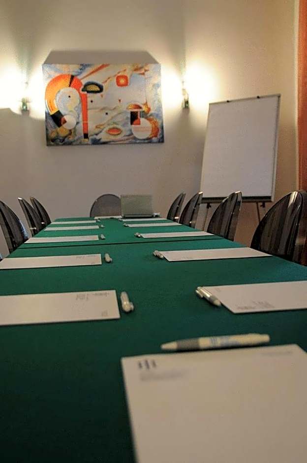 Hotel Industria