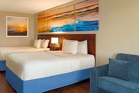 2 Queen Beds, Deluxe Room, Non-Smoking