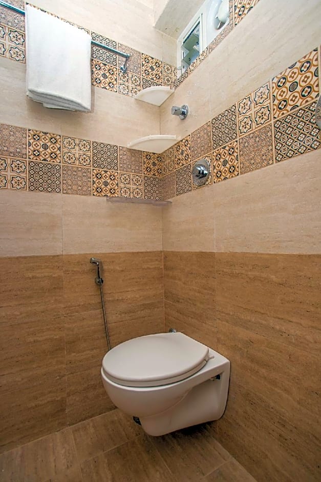 Hotel O Varcity Emerald Near Ragigudda Sri Prasanna Anjaneyaswamy Temple