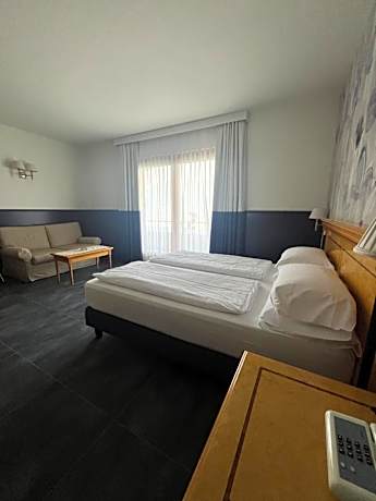 Junior Suite with Balcony and Lake View