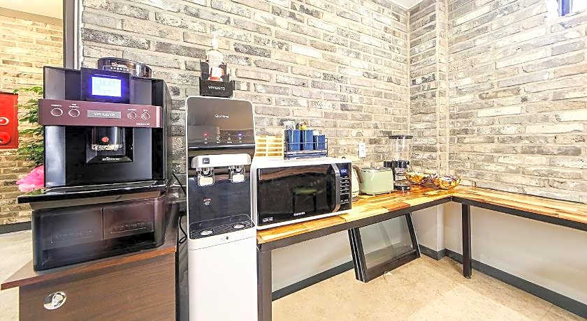 Masan First Class Hotel