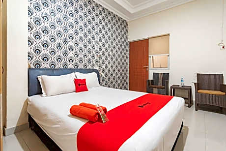 RedDoorz near Pasar Klandasan Balikpapan