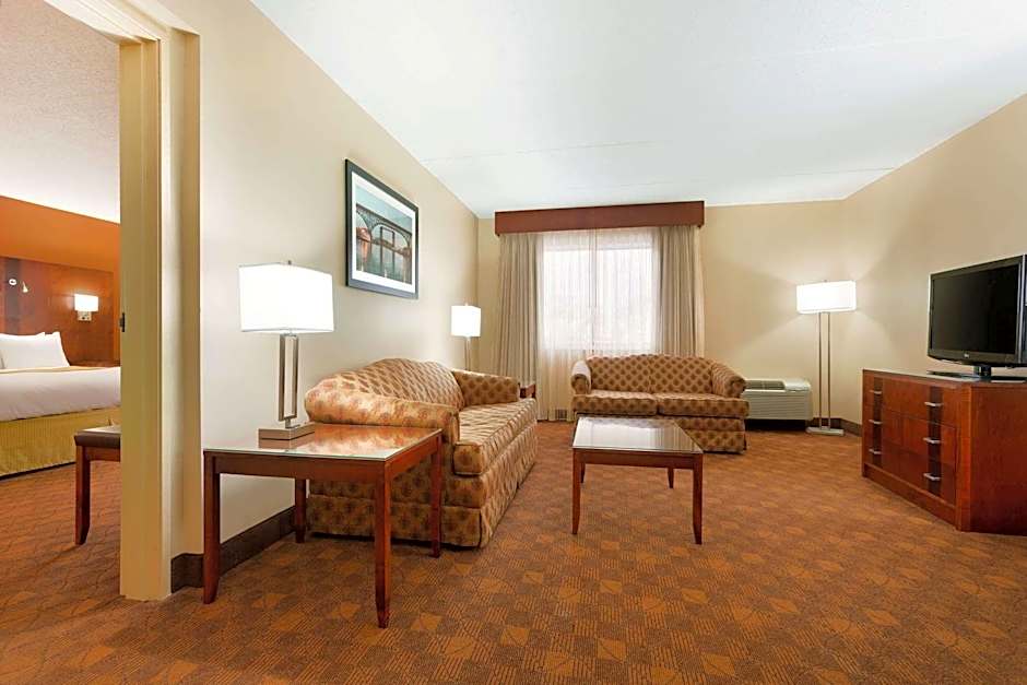 Radisson Hotel Akron/Fairlawn