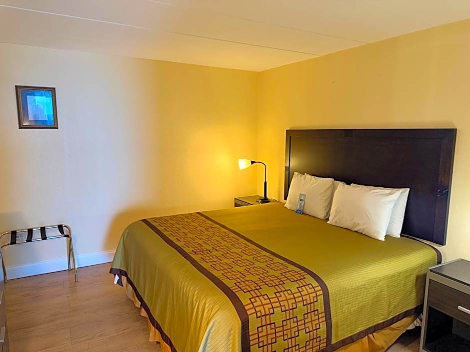 Aquarius Oceanfront Hotel