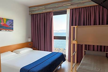 Triple Room with Private Bathroom