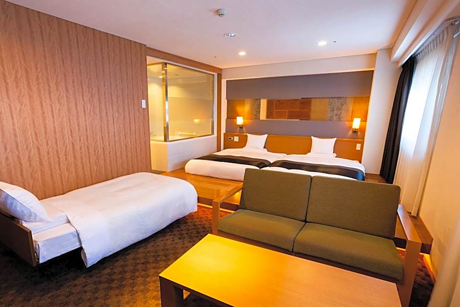 Photo 1 of 3 of Junior 1 Extra Bed Suite, Nonsmoking
