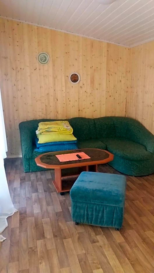 Domki nad jeziorem w Kar¿owicach