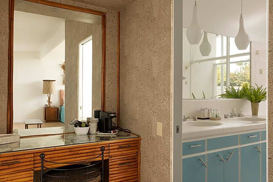 Monkey Tree Hotel by AvantStay Stylish Hotel in Palm Springs w Pool