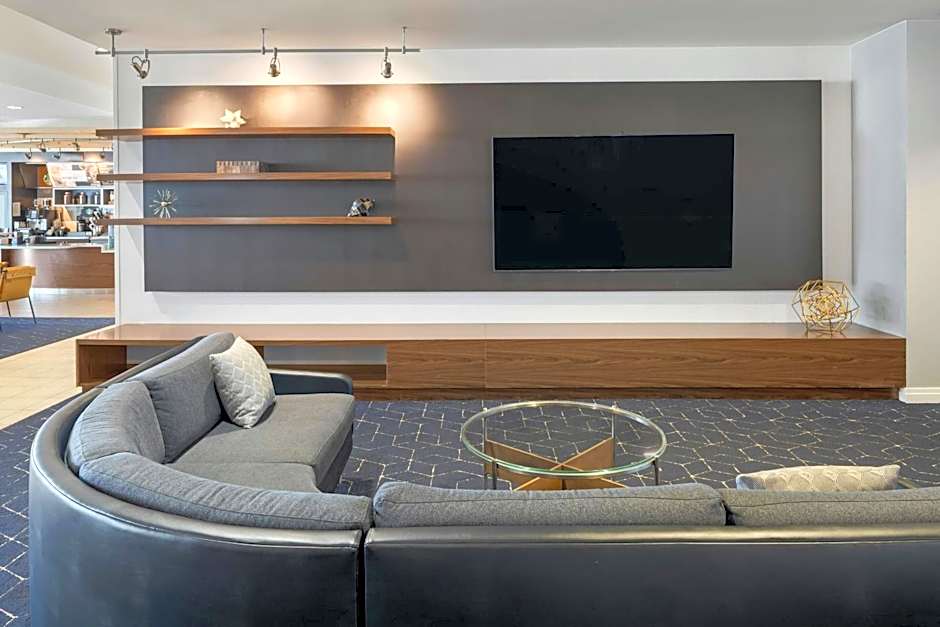 Courtyard by Marriott Long Beach Airport